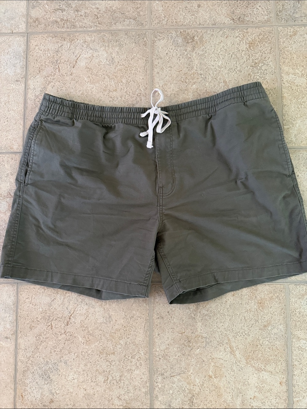 Simons Olive Green casual shorts with white rawstring